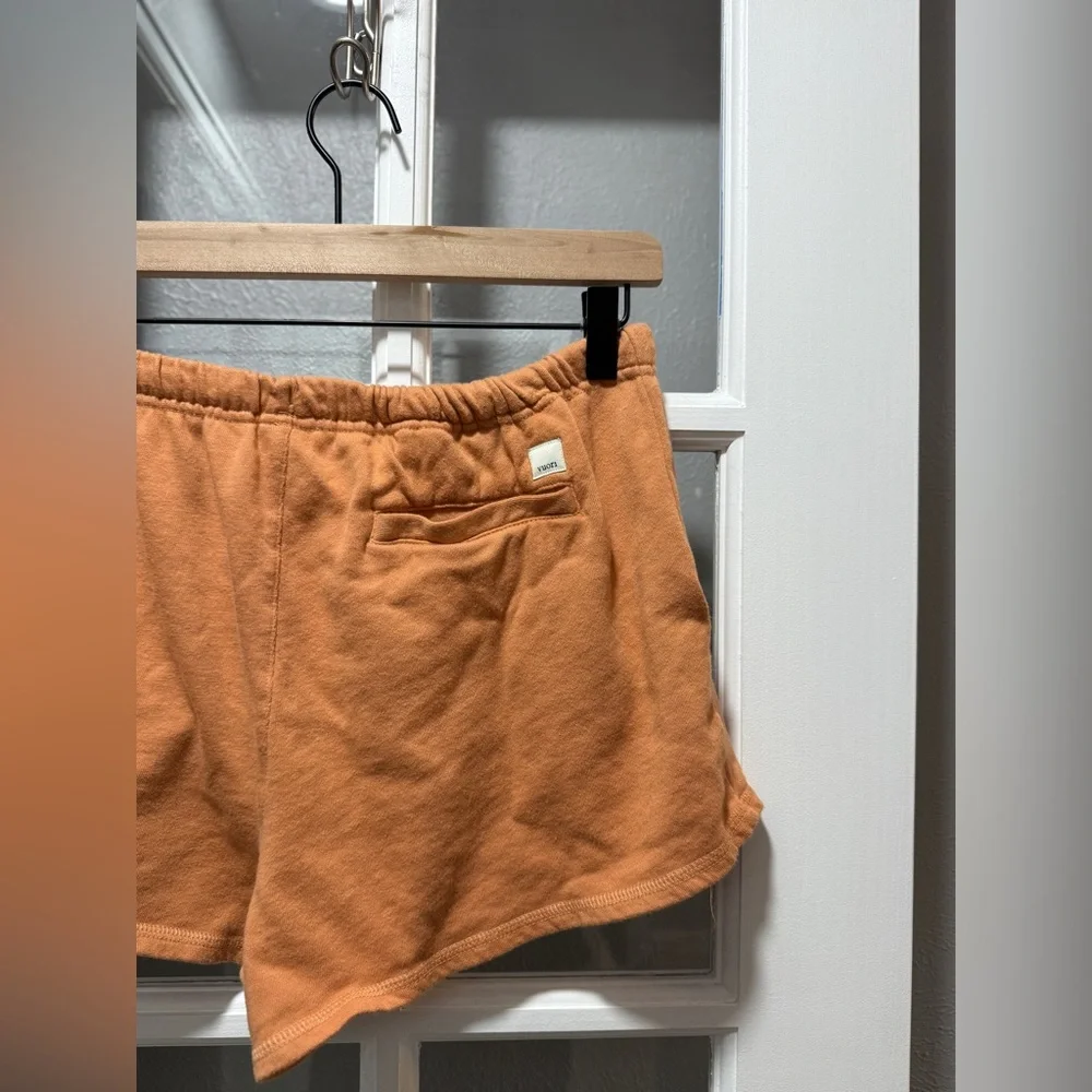Vuori Women's Sunnyside Short - Picture 9 of 10